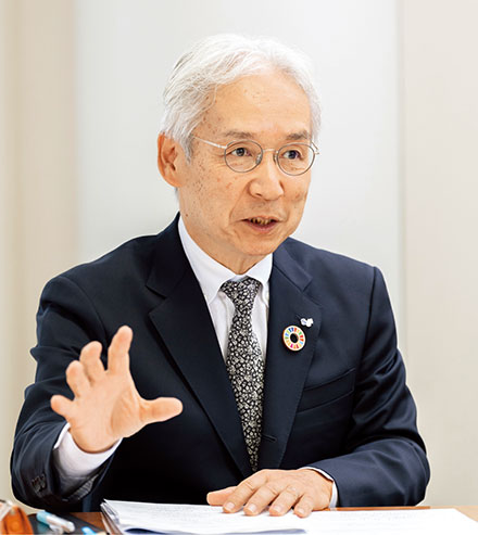 Masato Akiyama  Outside Director