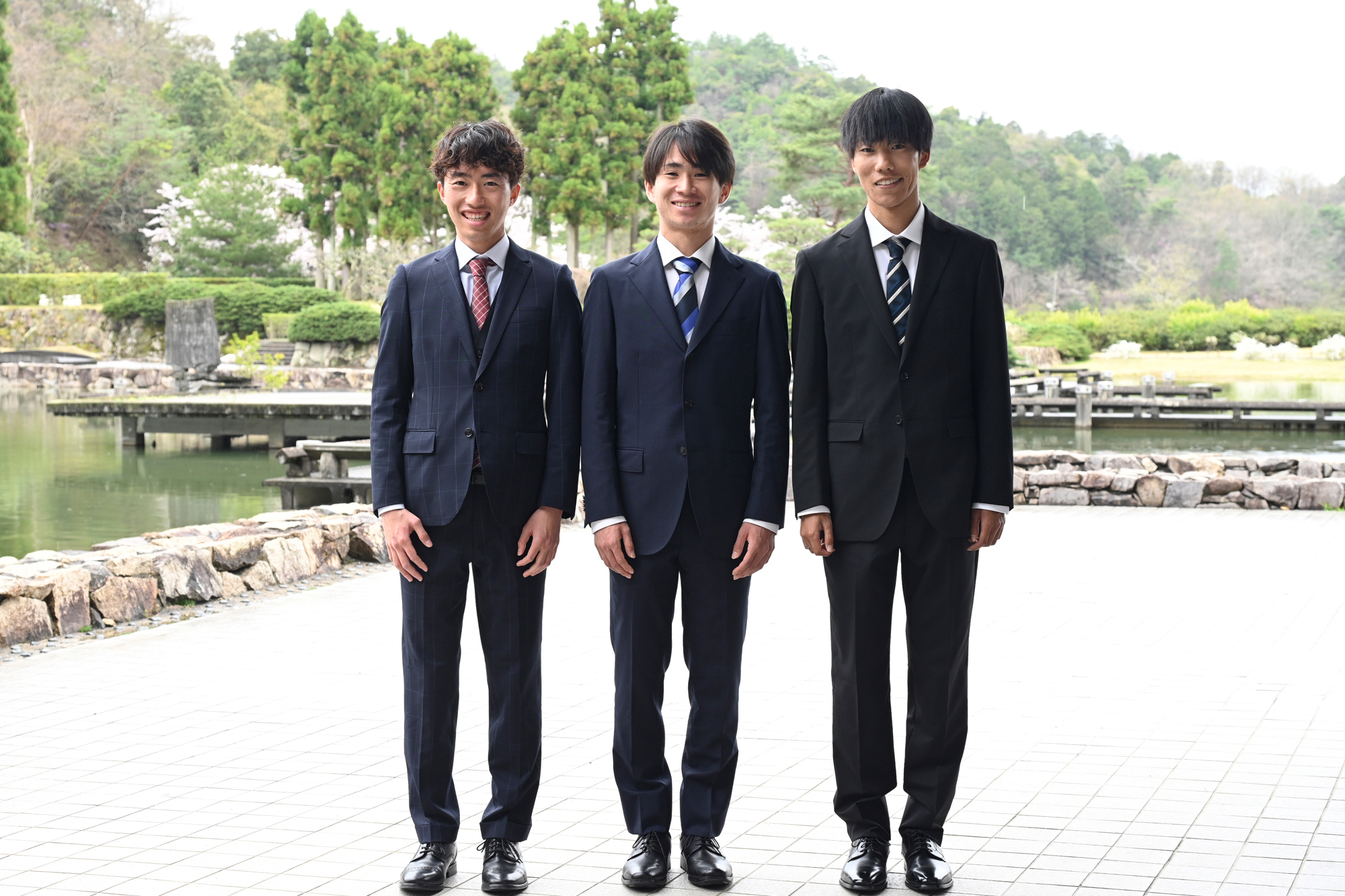 陸上競技部（左から）竹割　真（たけわり　まこと） 、山口　智規（やまぐち　とものり）、溜池　一太（ためいけ　いった）