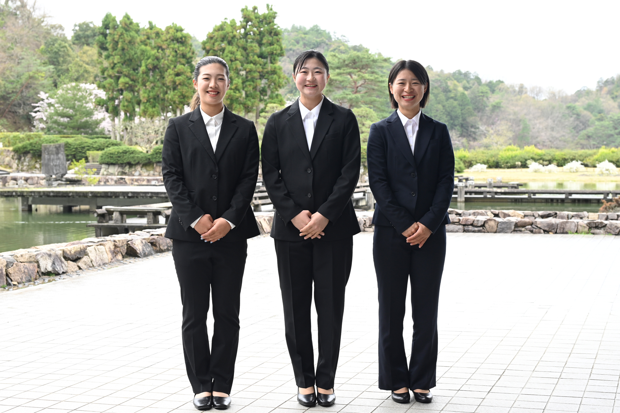 ソフトボール部（左から）尾﨑　祐香（おざき　ゆか）、辻脇　京佳(つじわき　きょうか)、早田　真愛（はやた　まなさ）