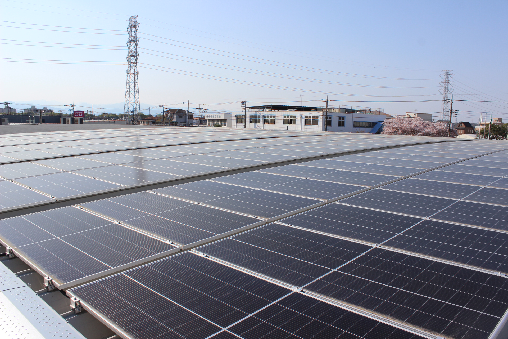 佐川急便武蔵村山営業所に設置された自家消費型太陽光パネル（2023年2月24日より稼働開始）