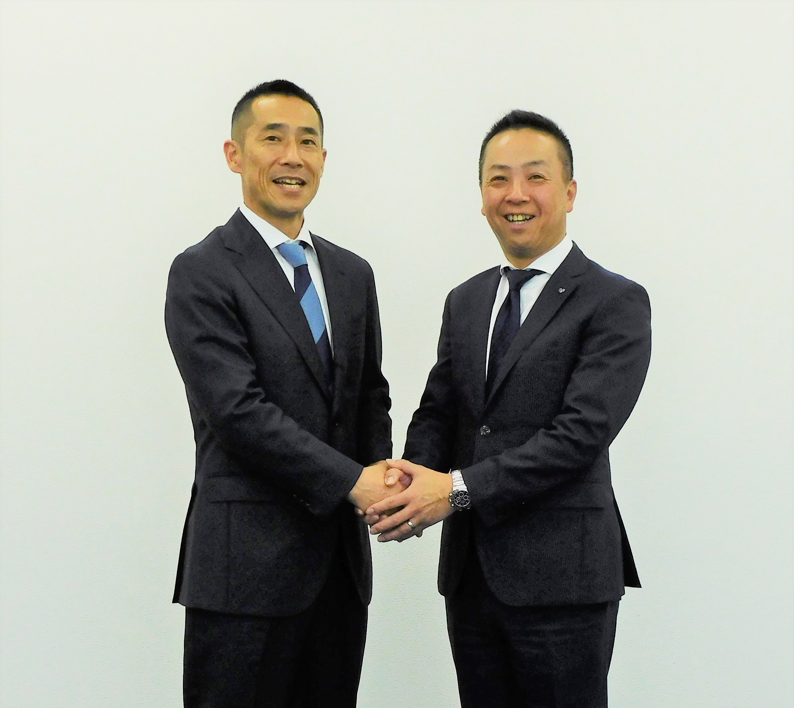 （左から）エコモーション株式会社 代表取締役　中野 亮太、SGムービング株式会社　代表取締役社長　角本 高章