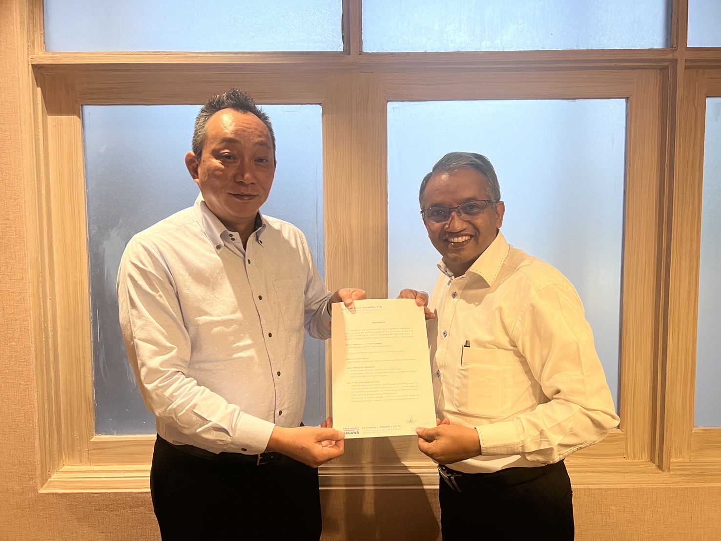 SG佐川タイ代表 島﨑順二 と スターライトエクスプレス社代表 Sundar Dahal
