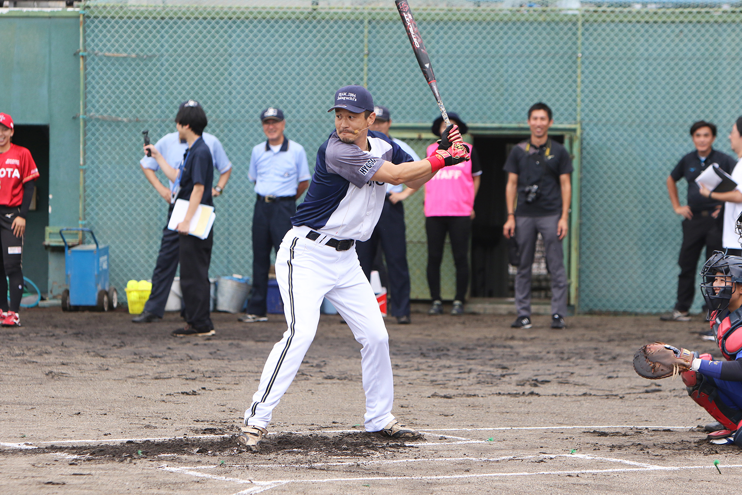 ホームラン競争に参加する坂口智隆さん