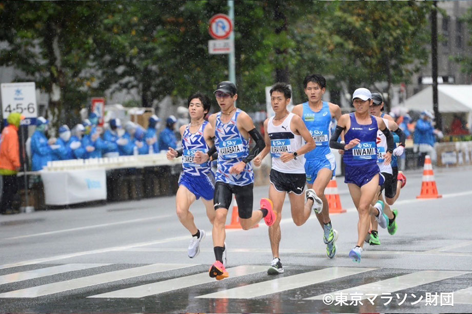 竹村選手(写真左)、川端選手(写真中央)