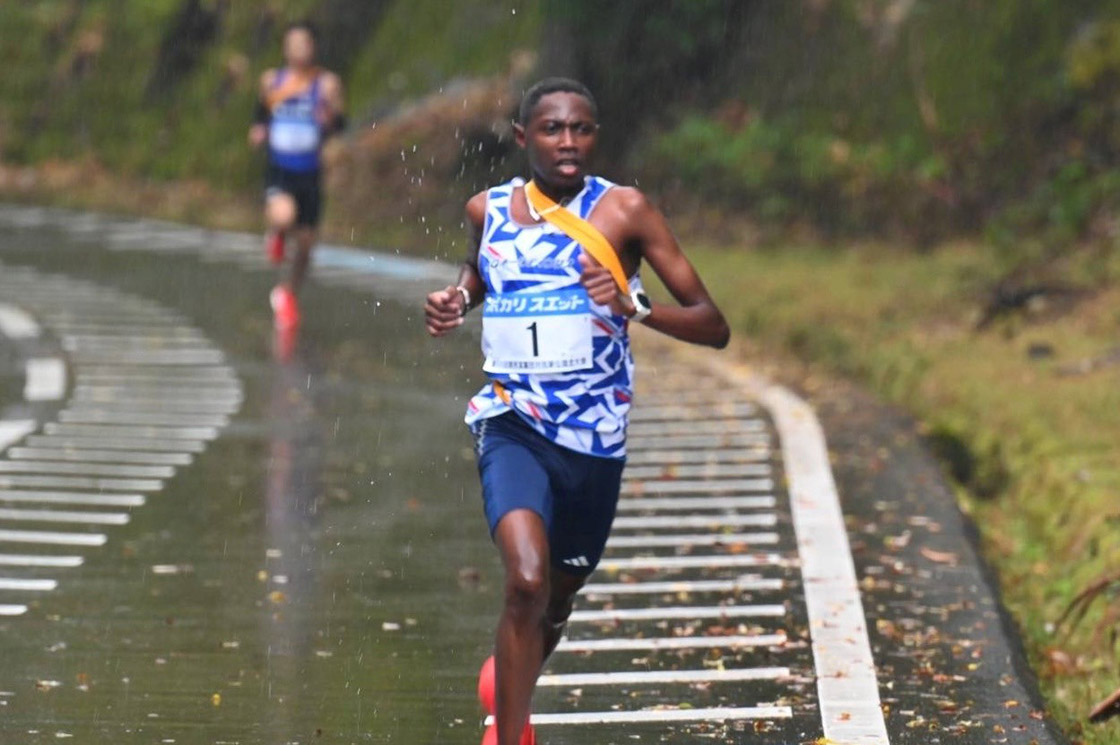 2区　チャールズ選手