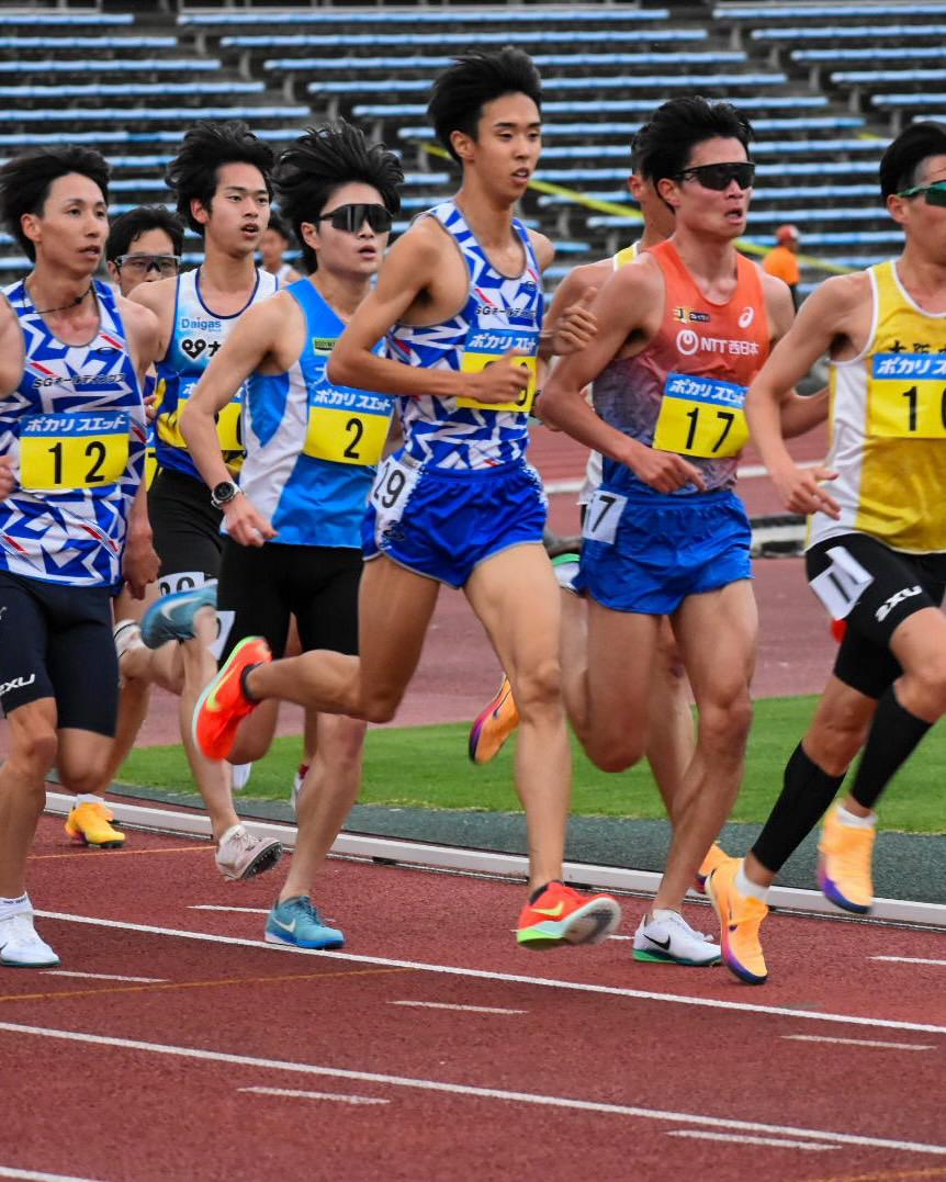 ゼッケンNO.29 関口絢太選手、ゼッケンNO.12 川端千都選手